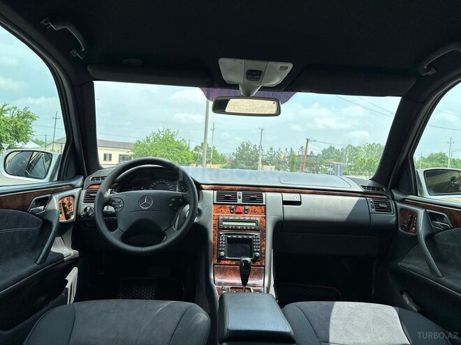 Mercedes E 240 2000, 302,785 km - 2.4 l - Göyçay