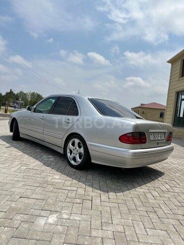 Mercedes E 240 2000, 302,785 km - 2.4 l - Göyçay