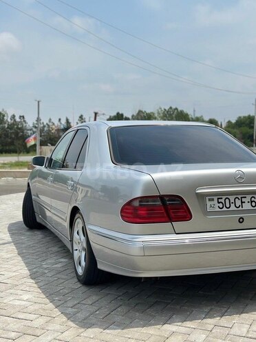 Mercedes E 240 2000, 302,785 km - 2.4 l - Göyçay