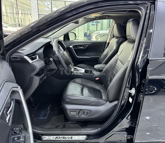 Toyota RAV4-11