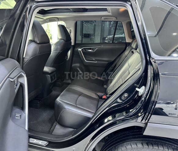 Toyota RAV4-14