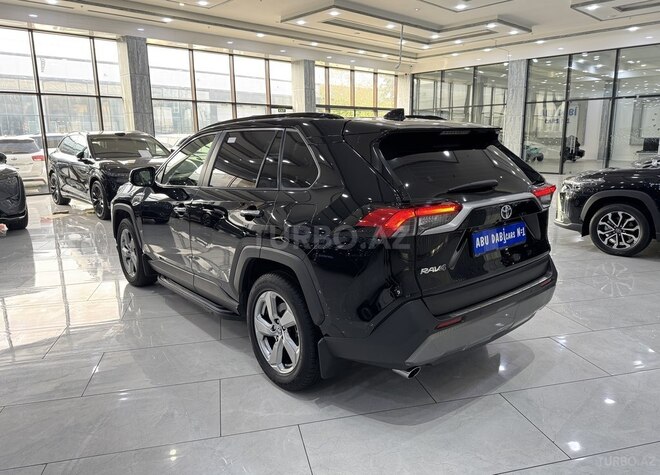 Toyota RAV4-6