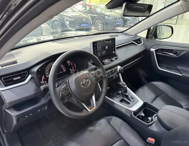Toyota RAV4-9