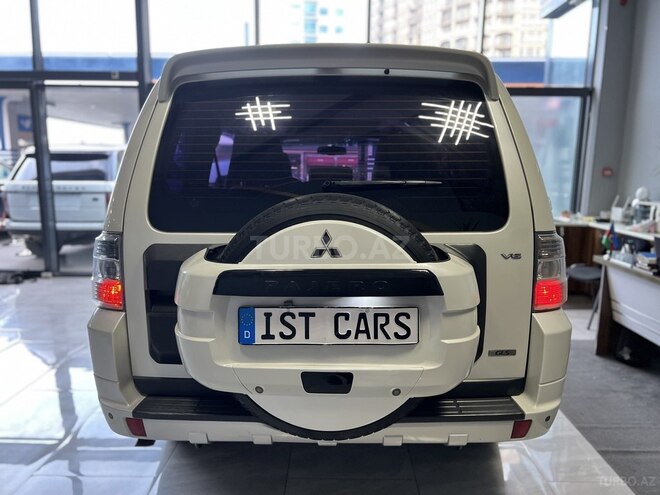 Mitsubishi Pajero 2010, 180,000 km - 3.5 л - Bakı