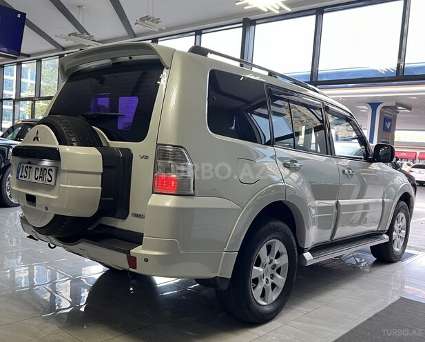Mitsubishi Pajero 2010, 180,000 km - 3.5 л - Bakı