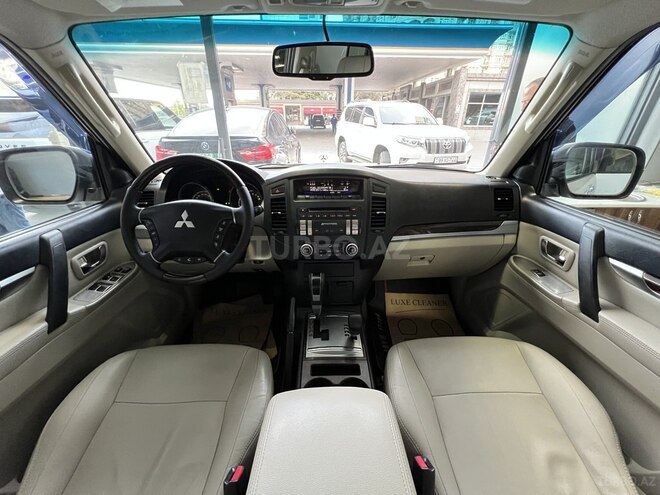 Mitsubishi Pajero 2010, 180,000 km - 3.5 л - Bakı