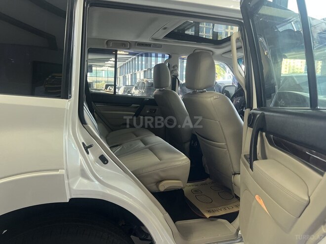 Mitsubishi Pajero 2010, 180,000 km - 3.5 л - Bakı