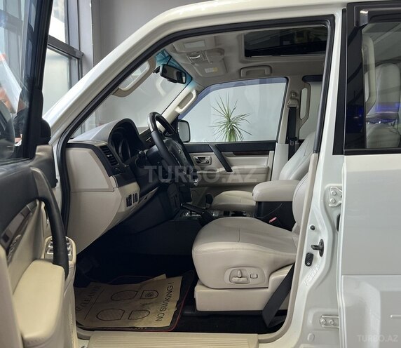 Mitsubishi Pajero 2010, 180,000 km - 3.5 л - Bakı