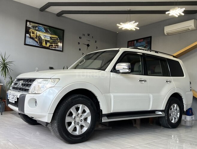 Mitsubishi Pajero 2010, 180,000 km - 3.5 л - Bakı