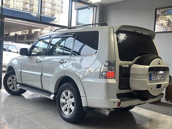 Mitsubishi Pajero 2010, 180,000 km - 3.5 л - Bakı