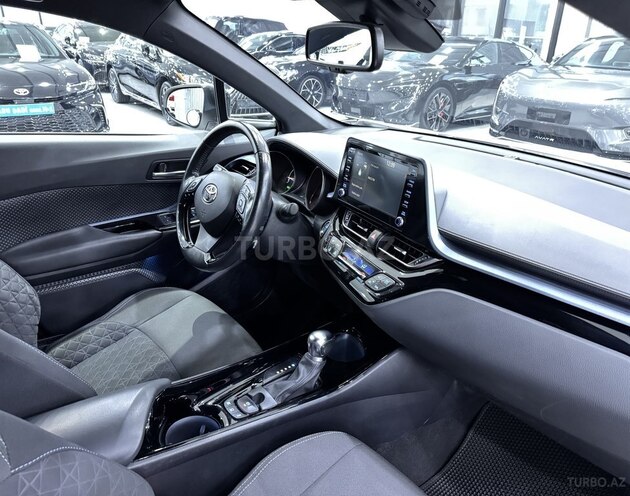 Toyota C-HR 2021, 61,000 km - 1.8 л - Bakı