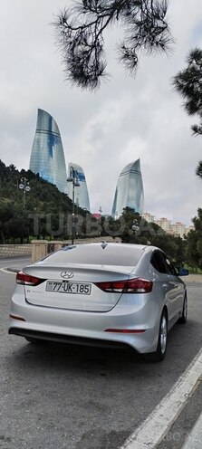 Hyundai Elantra 2018, 275,000 km - 2.0 l - Bakı