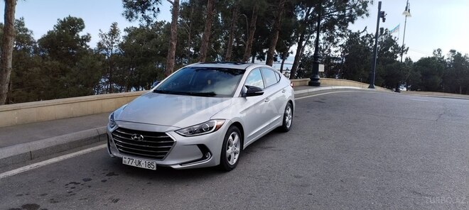 Hyundai Elantra 2018, 275,000 km - 2.0 l - Bakı