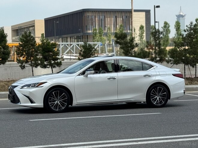Lexus ES 300h 2022, 24,800 km - 2.5 л - Bakı