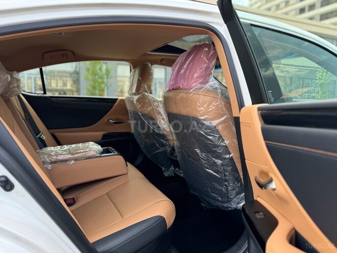 Lexus ES 300h 2022, 24,800 km - 2.5 л - Bakı