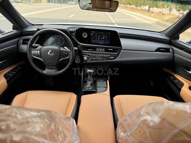 Lexus ES 300h 2022, 24,800 km - 2.5 л - Bakı
