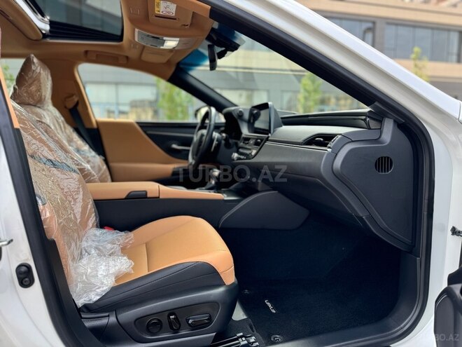 Lexus ES 300h 2022, 24,800 km - 2.5 л - Bakı
