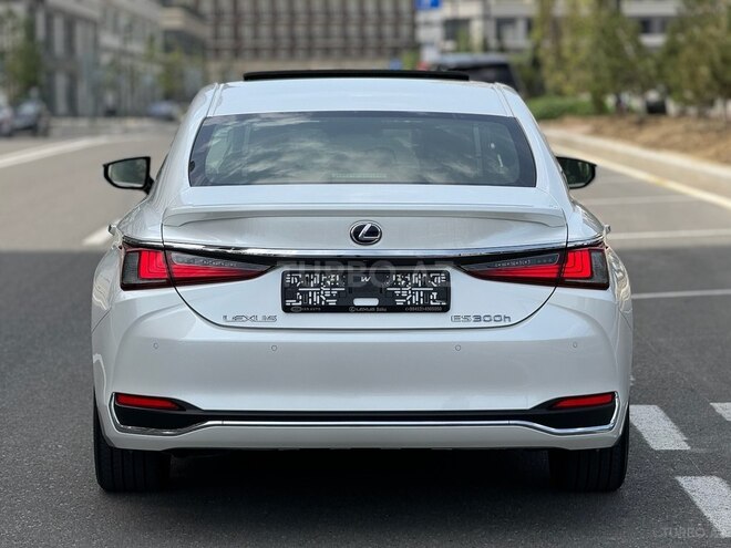Lexus ES 300h 2022, 24,800 km - 2.5 л - Bakı