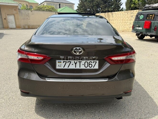 Toyota Camry-15