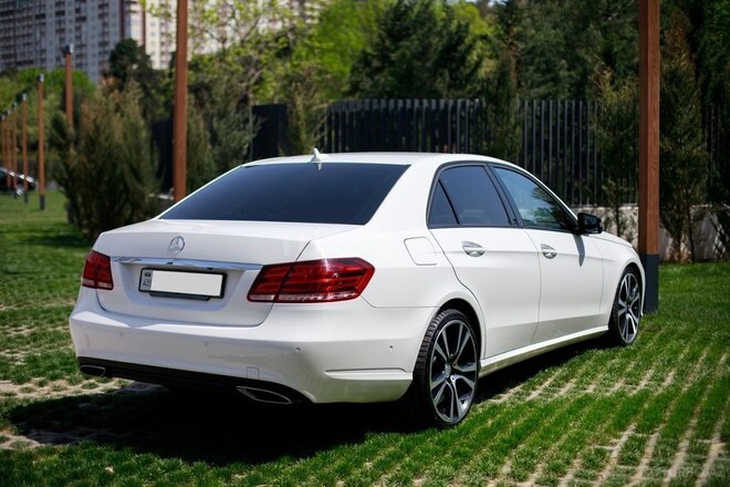 Mercedes E 220 d 2015, 178,000 km - 2.2 л - Bakı