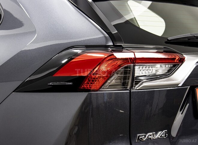 Toyota RAV4-9
