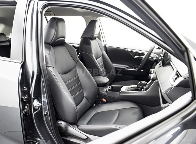 Toyota RAV4-16