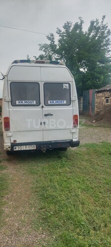 Mercedes 208 D 1993, 25,367 km - 2.0 л - Qazax