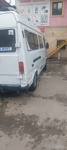 Mercedes 208 D 1993, 25,367 km - 2.0 л - Qazax