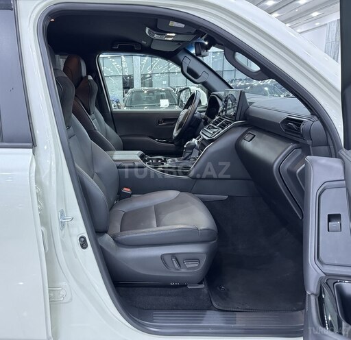 Toyota Land Cruiser 2024, 8,400 km - 4.0 л - Bakı