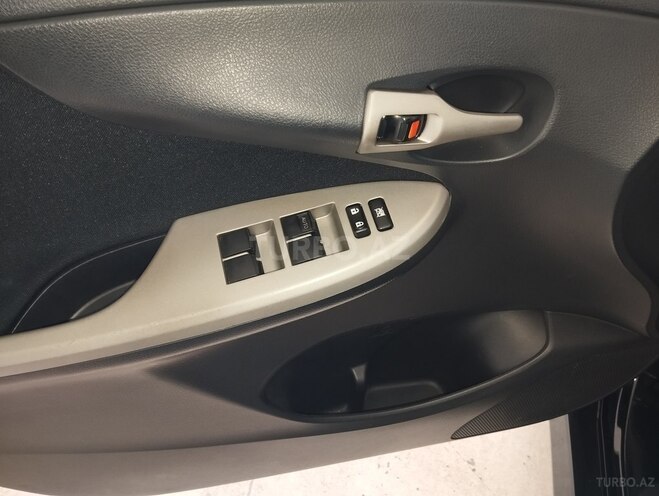 Toyota Corolla 2013, 121,000 km - 1.8 l - Bakı