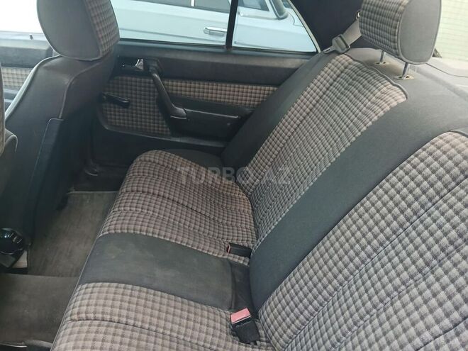 Mercedes E 220 1993, 450,000 km - 2.2 l - Bakı