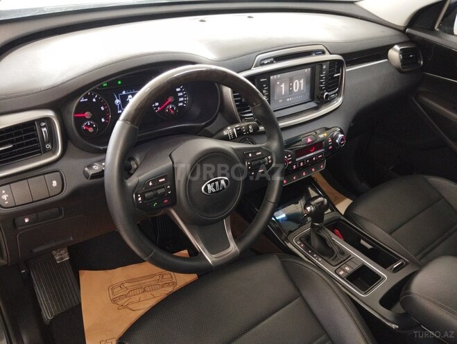 Kia Sorento-14