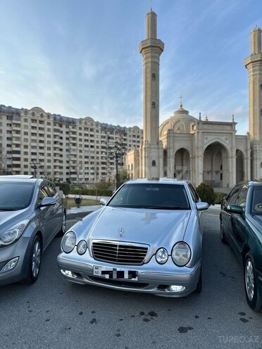Mercedes E 270 2000, 300,000 km - 2.7 l - Bakı