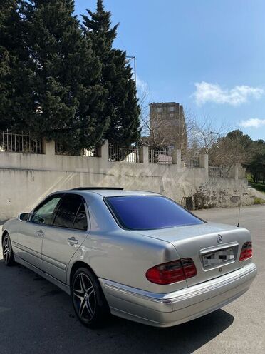 Mercedes E 270 2000, 300,000 km - 2.7 l - Bakı
