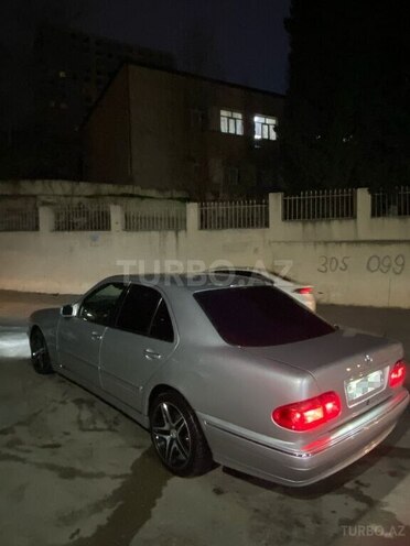Mercedes E 270 2000, 300,000 km - 2.7 l - Bakı