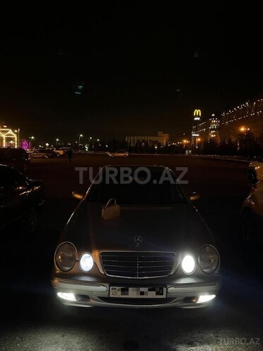 Mercedes E 270 2000, 300,000 km - 2.7 l - Bakı
