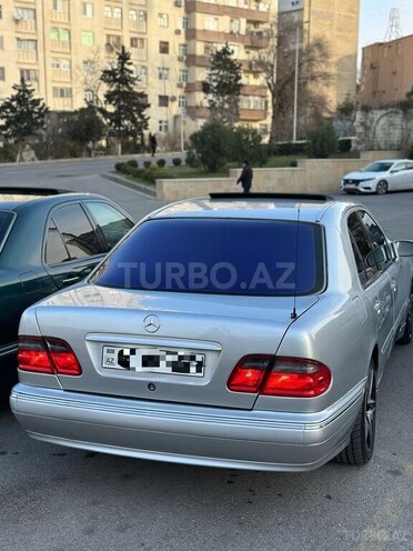 Mercedes E 270 2000, 300,000 km - 2.7 l - Bakı
