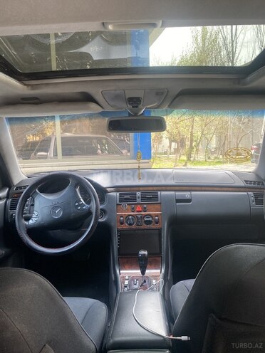 Mercedes E 270 2000, 300,000 km - 2.7 l - Bakı