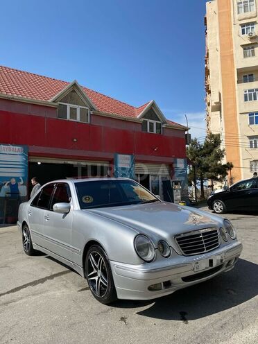 Mercedes E 270 2000, 300,000 km - 2.7 l - Bakı