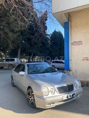 Mercedes E 270 2000, 300,000 km - 2.7 l - Bakı