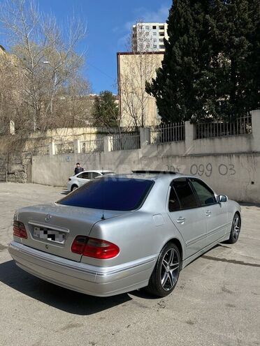Mercedes E 270 2000, 300,000 km - 2.7 l - Bakı