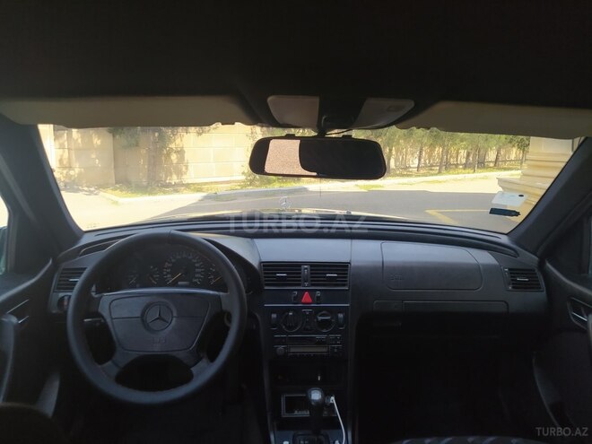 Mercedes C 180 1998, 412,789 km - 1.8 l - Ucar
