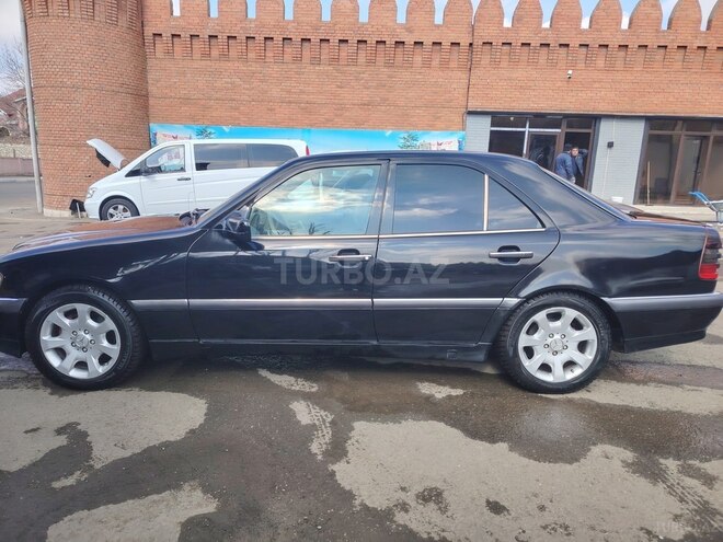 Mercedes C 230 1998, 46,100 km - 2.3 l - Qəbələ