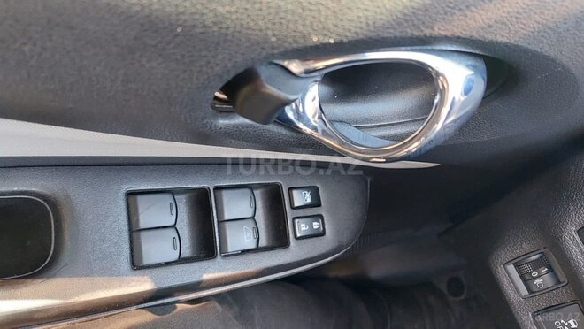 Nissan Note-5