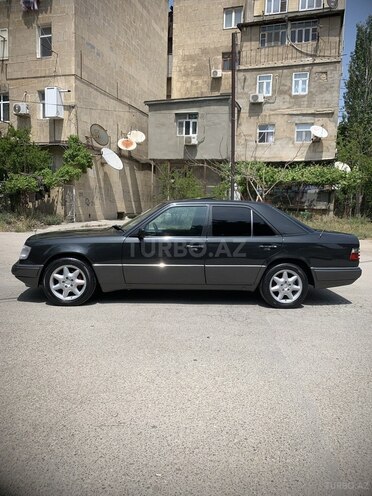 Mercedes E 220 1994, 254,523 km - 2.2 л - Sumqayıt