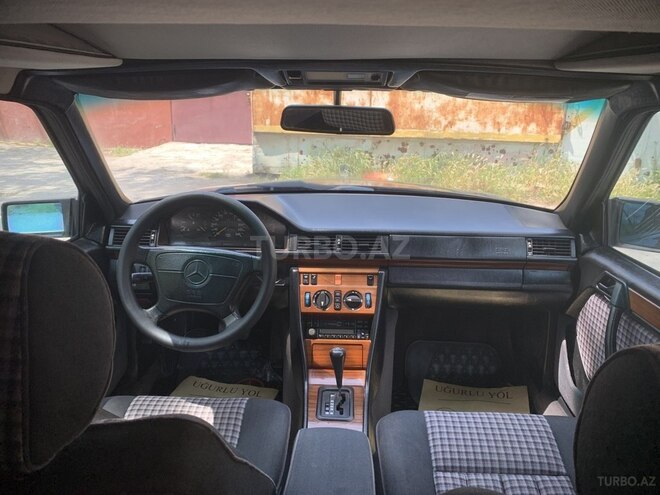 Mercedes E 220 1994, 254,523 km - 2.2 л - Sumqayıt