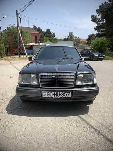 Mercedes E 220 1994, 254,523 km - 2.2 л - Sumqayıt