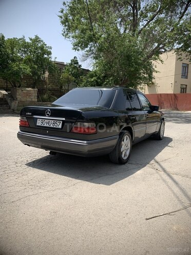 Mercedes E 220 1994, 254,523 km - 2.2 л - Sumqayıt