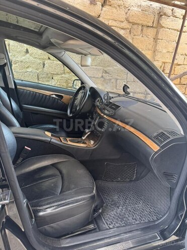 Mercedes E 320 2007, 298,000 km - 3.2 l - Bakı