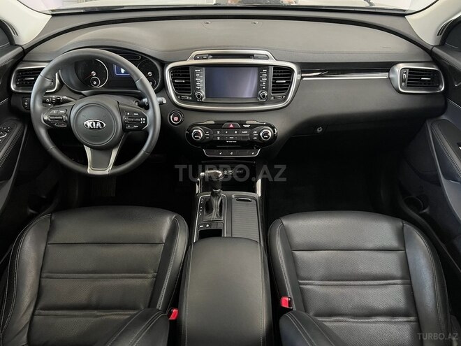 Kia Sorento-13